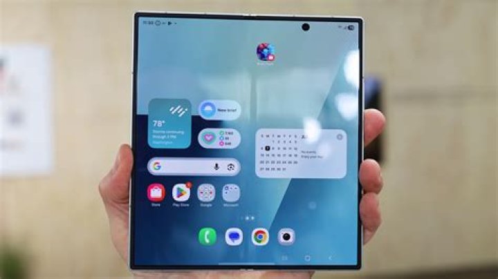 Does the Samsung Galaxy Z Fold 3 include an S Pen?
