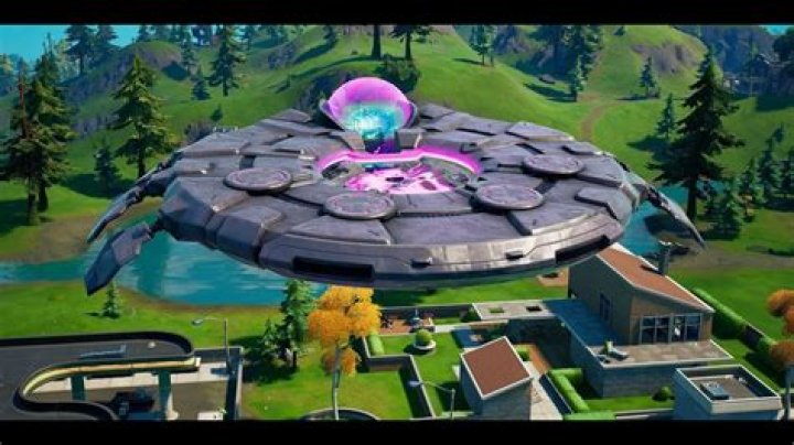
Fortnite: How to Damage an Alien-Driven Saucer