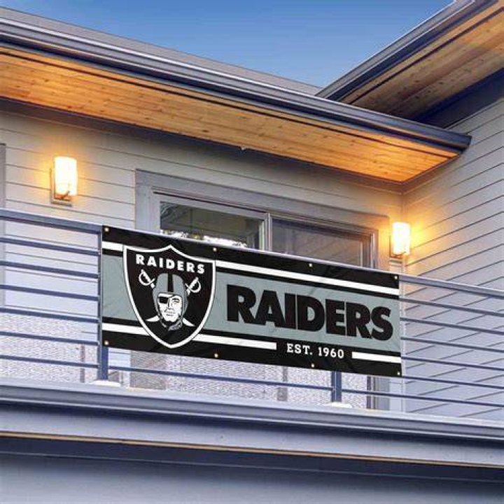 Raiders Banner Badge